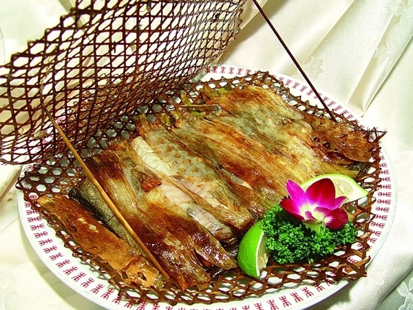 月桃竹籬蔥燒魚